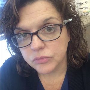 Meet your Posher, Debbie